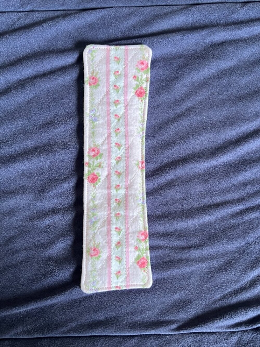 NWOT Handmade Quilted Large Book Sleeve, Dual Pockets, Fabric Bookmark - Picture 11 of 14